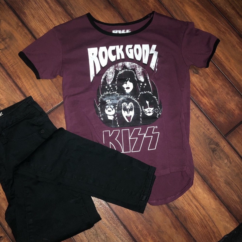 Maroon KISS ‘rock gods’ T-shirt